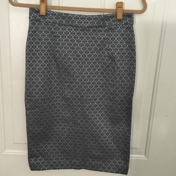G by giuliana rancic skirt - Picture 2 of 7